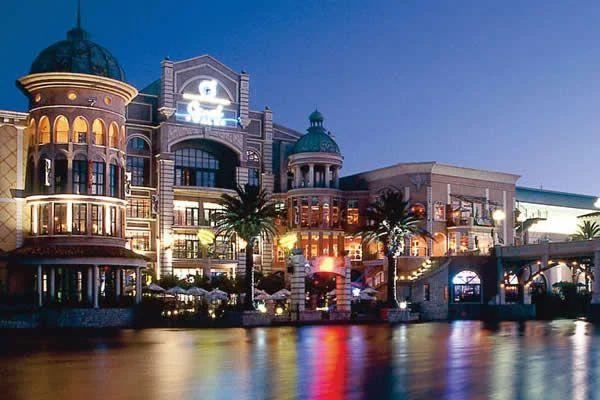 Canal Walk evening dining, Cape Town